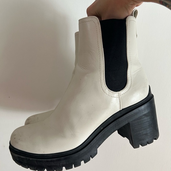Nine West Rives Chelsea Lug Sole Booties - Picture 1 of 4